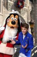 /album/fotogaleria/justin-bieber-justin-bieber-tapes-disney-parks-s25dpkjtylkl-jpg/